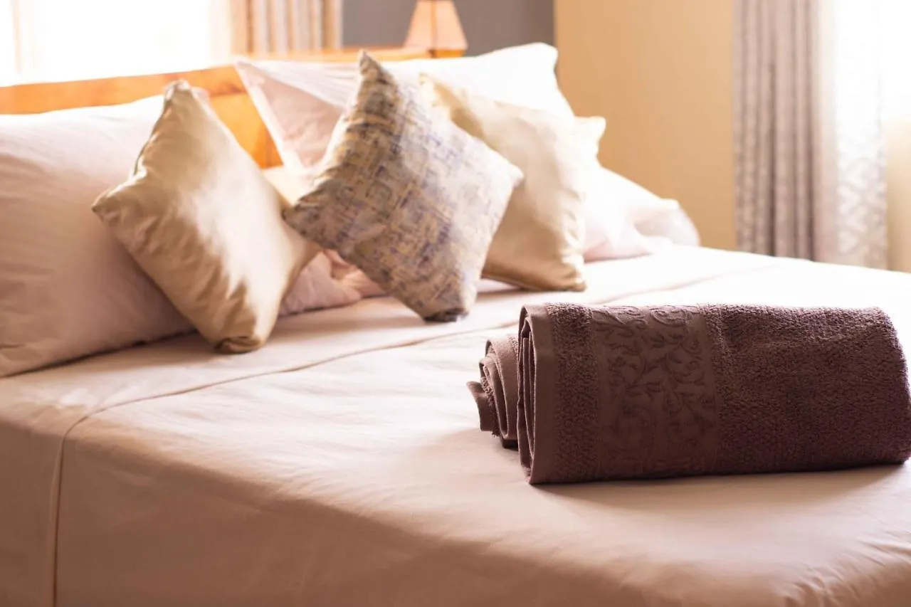 Azamat Self-Catering Apartment Pointe La Rue