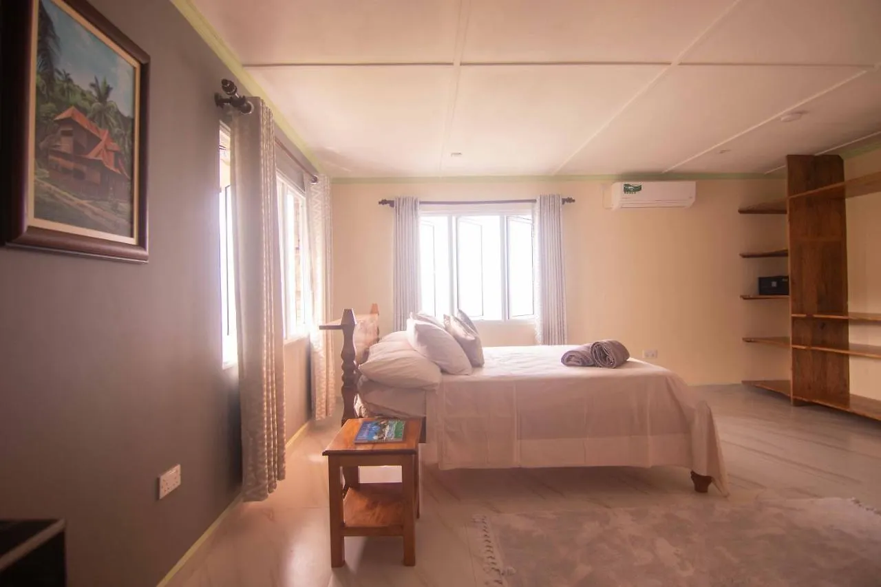 Azamat Self-Catering Apartment Pointe La Rue Сейшельские острова